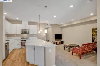 Photo #1: 41034100 Listing