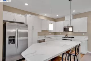 Photo #3: 41034100 Listing