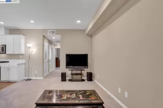 Photo #5: 41034100 Listing