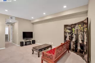 Photo #6: 41034100 Listing