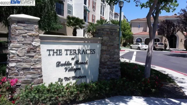 MLS: 41034132 Condo For Sale