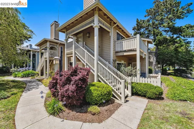 MLS: 41034351 Condo For Sale