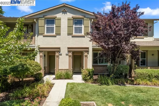 MLS: 41034358 Condo For Sale