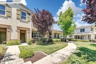 Photo #2: 41034358 Listing