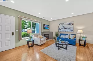 Photo #2: 41034436 Listing