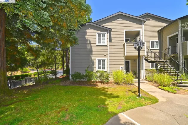 MLS: 41034482 Condo For Sale