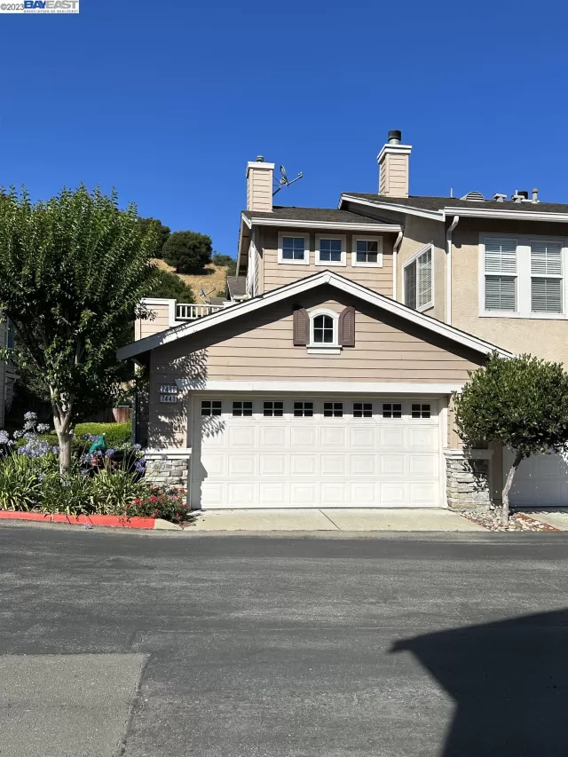 MLS: 41034587 Condo For Sale