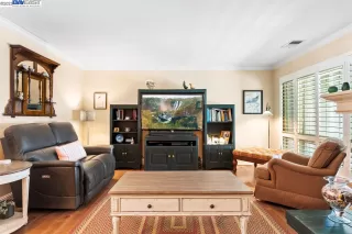 Photo #5: 41034643 Listing 