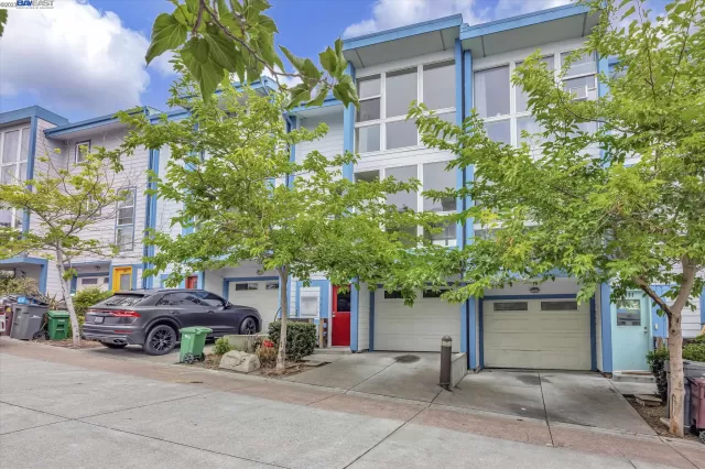 MLS: 41034644 Condo For Sale