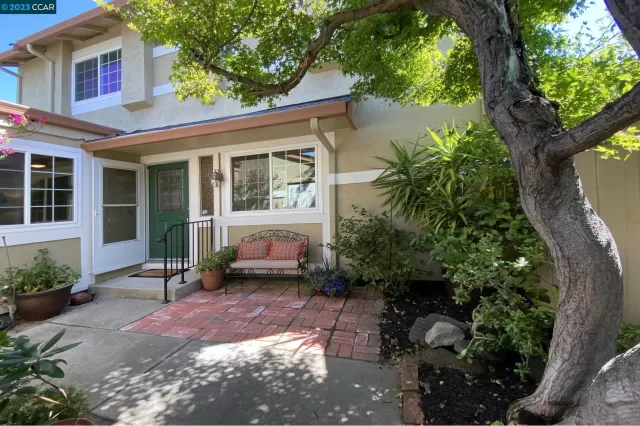 MLS: 41034714 Condo For Sale