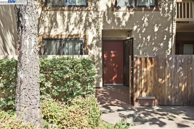 MLS: 41034728 Condo For Sale