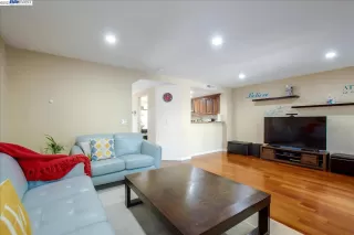 Photo #2: 41034728 Listing