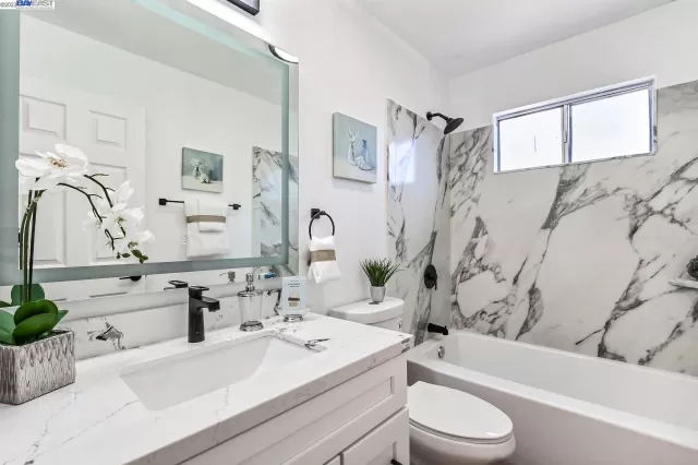 MLS: 41034733 Condo For Sale