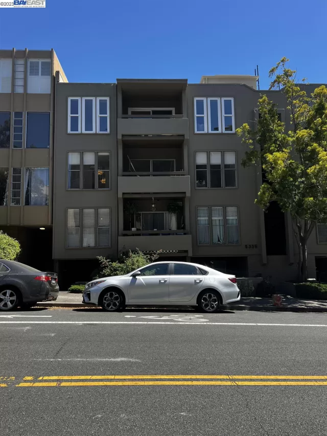 MLS: 41034873 Condo For Sale