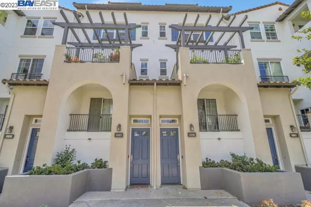 MLS: 41034905 Condo For Sale