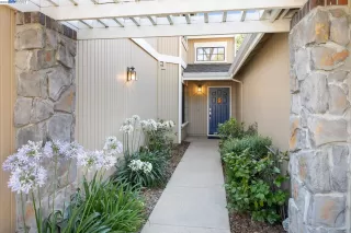 Photo #2: 41034923 Listing 