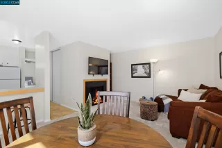 Photo #5: 41034996 Listing