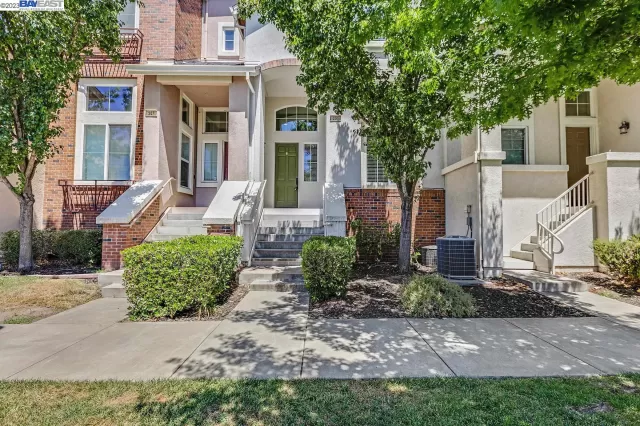 MLS: 41035048 Condo For Sale