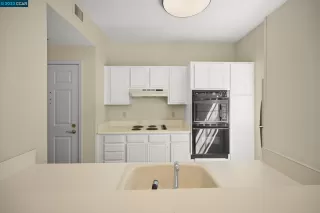 Photo #6: 41035165 Listing