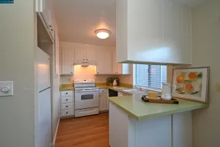 Photo #6: 41035206 Listing