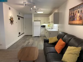 Photo #2: 41035297 Listing