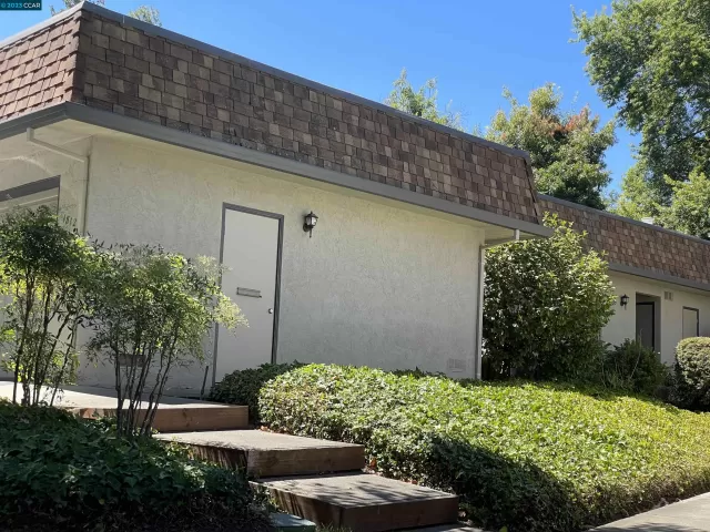 MLS: 41035302 Condo For Sale