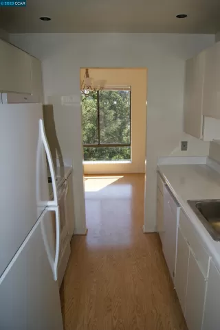 Photo #3: 41035310 Listing 