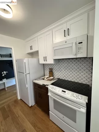 Photo #5: 41035352 Listing 