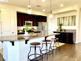 Photo #5: 41035365 Listing 