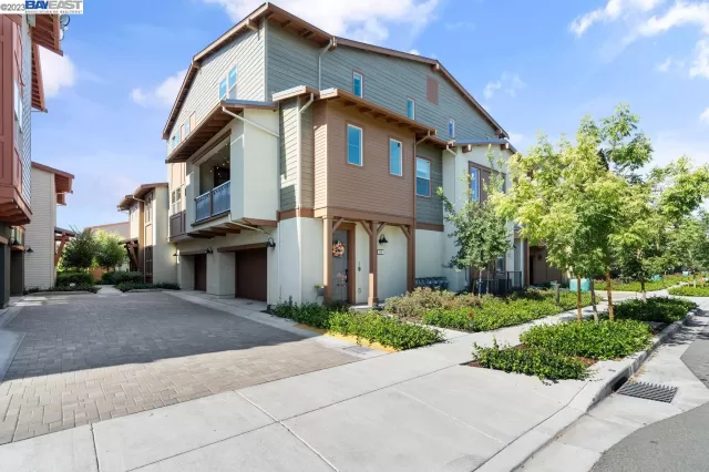 MLS: 41035412 Condo For Sale