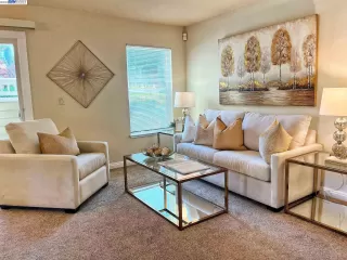 Photo #2: 41035417 Listing