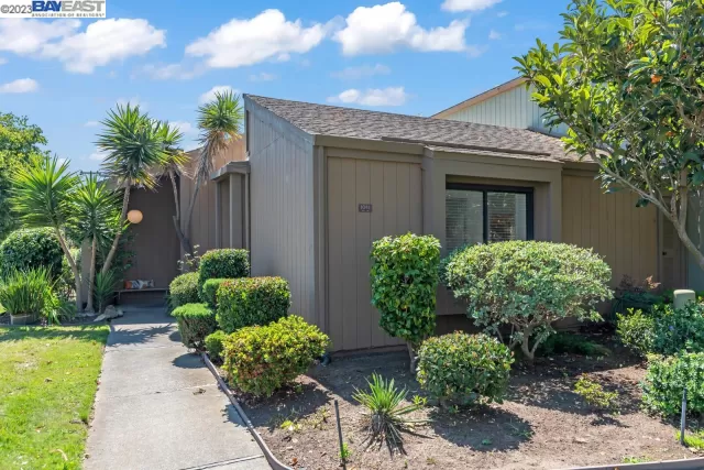 MLS: 41035438 Condo For Sale