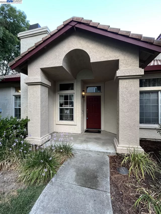 MLS: 41035495 Condo For Sale