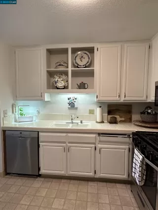 Photo #3: 41035547 Listing