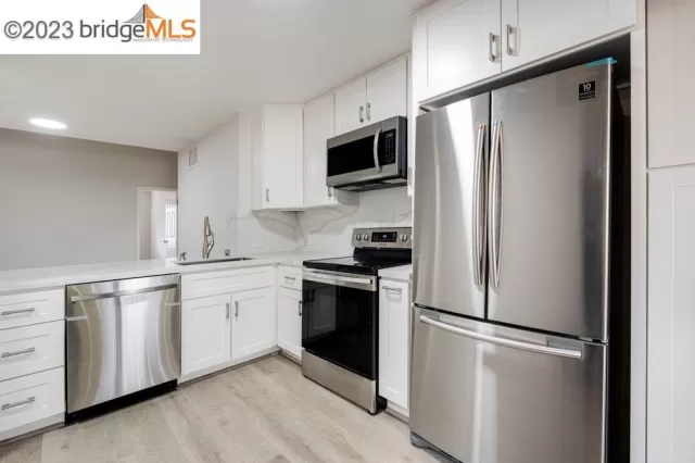 MLS: 41035584 Condo For Sale