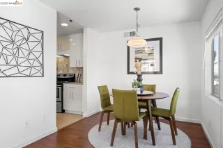 Photo #6: 41035632 Listing