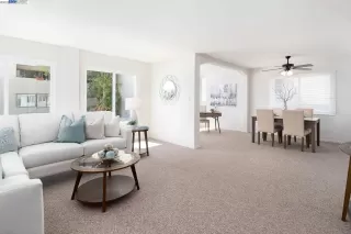 Photo #2: 41035692 Listing 