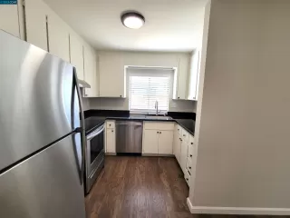 Photo #5: 41035741 Listing