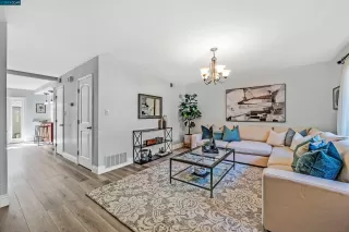 Photo #3: 41035767 Listing