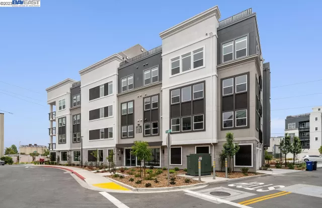 MLS: 41035873 Condo For Sale