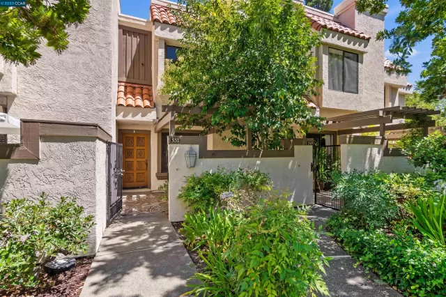 MLS: 41035891 Condo For Sale