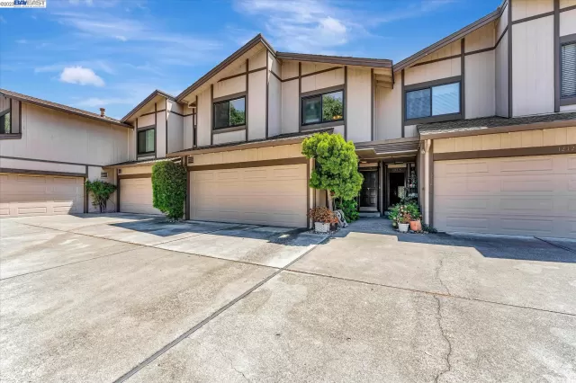 MLS: 41035904 Condo For Sale