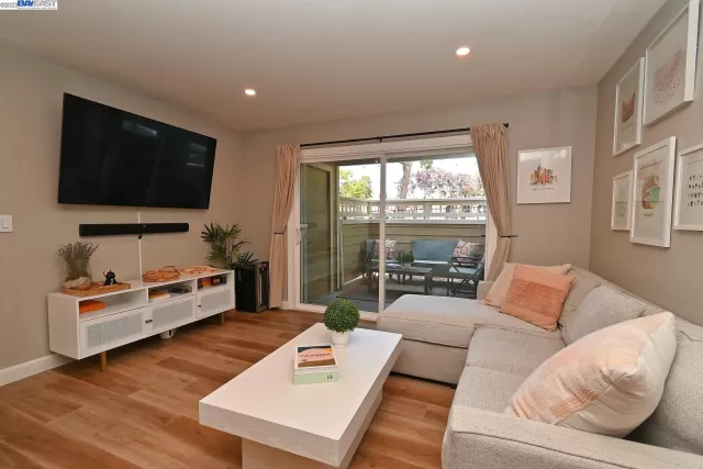 MLS: 41035955 Condo For Sale