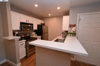 Photo #3: 41035955 Listing