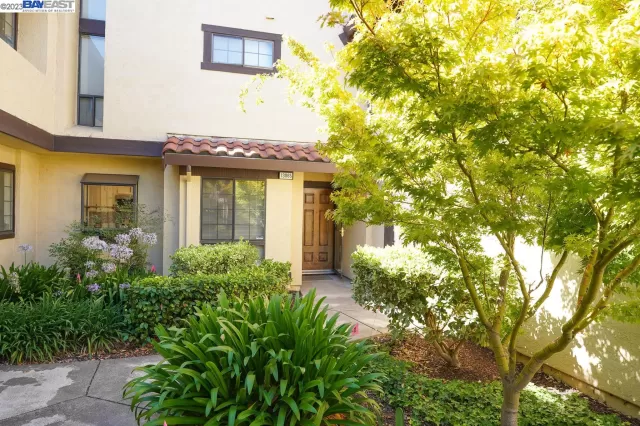 MLS: 41035975 Condo For Sale