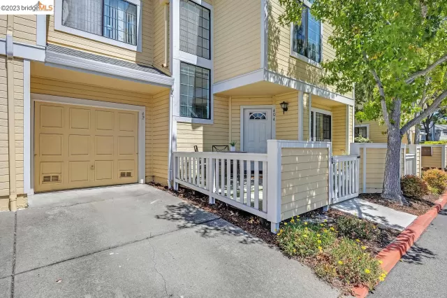 MLS: 41036071 Condo For Sale