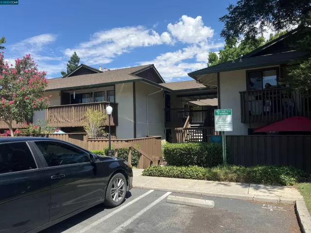 MLS: 41036098 Condo For Sale