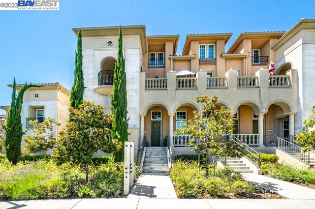 MLS: 41036161 Condo For Sale