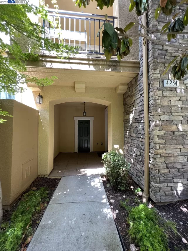 MLS: 41036191 Condo For Sale