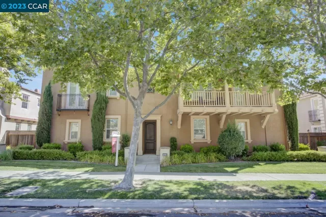 MLS: 41036223 Condo For Sale